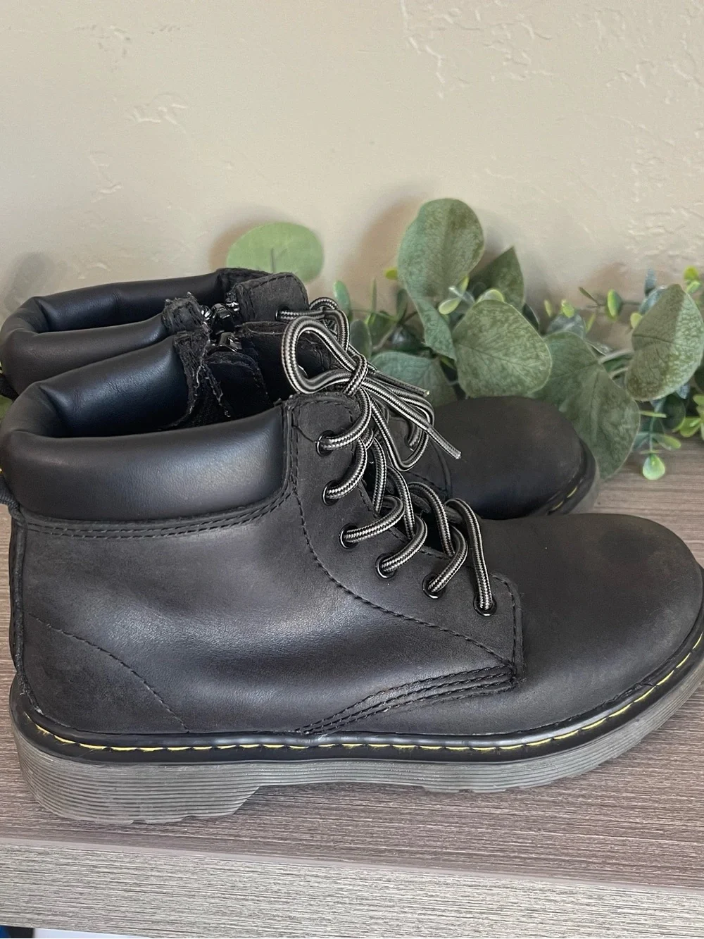 Dr Martens Padley Leather Lace Up Boots Big Kids Size 3